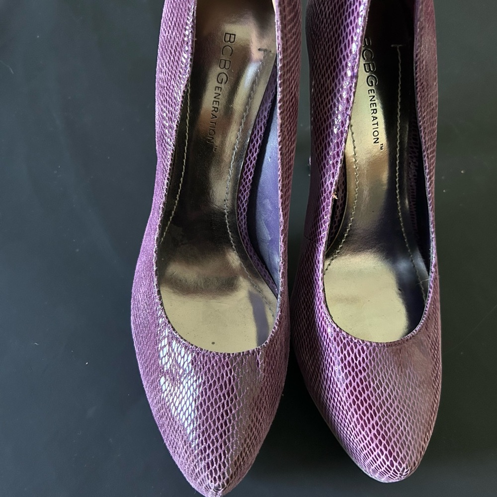 Purple 5 inch BCBG size 8